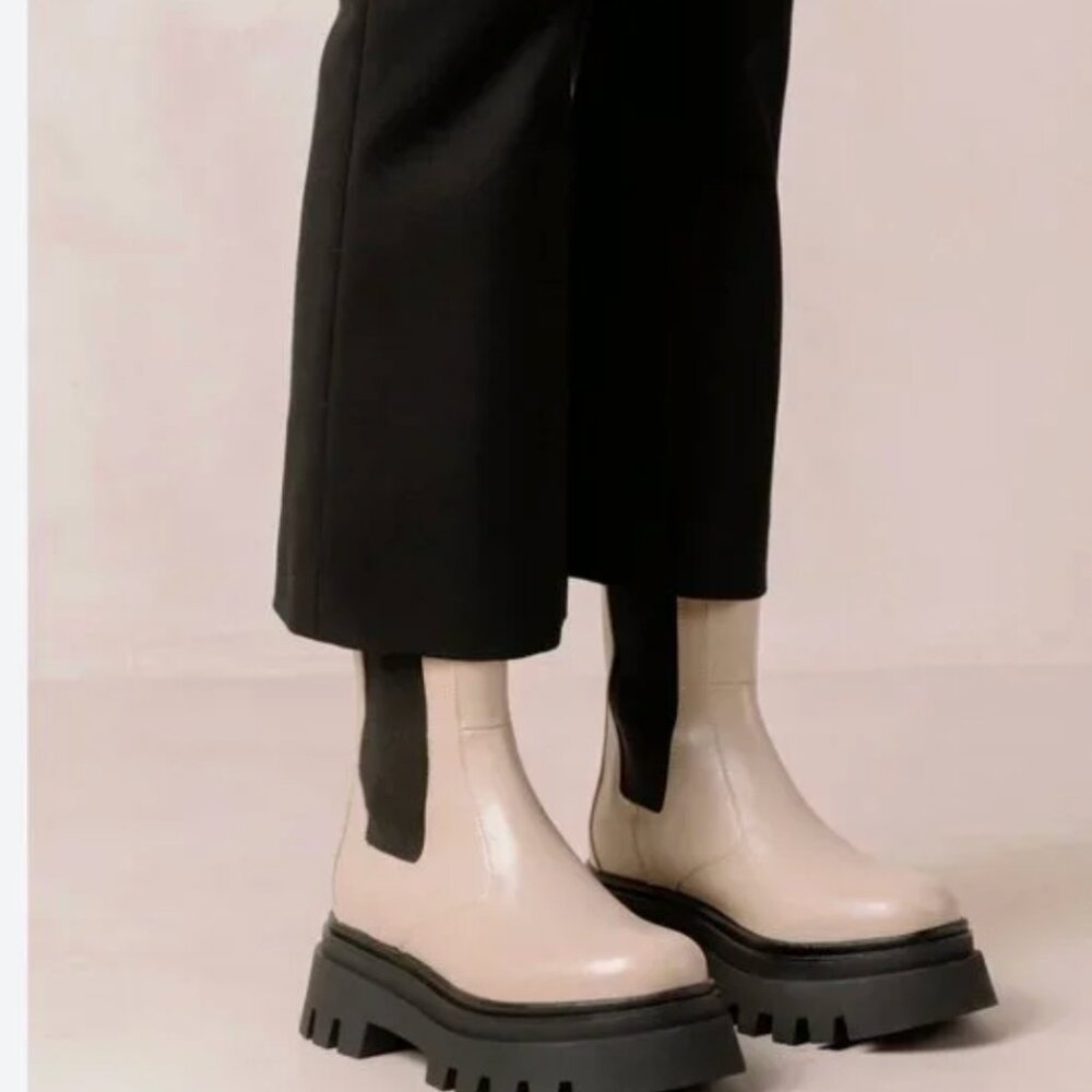 Alohas all rounder boots new no box 42/11